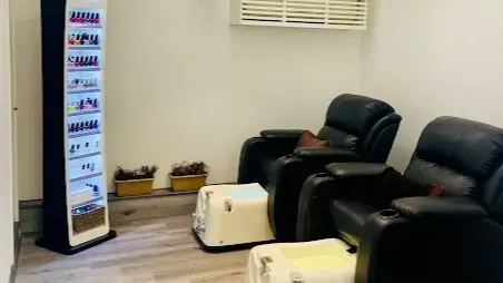 Nail Bar & Pedicure at LYS Salon